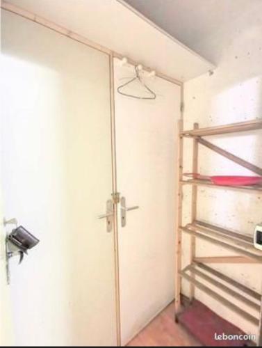 Photo de la galerie de l'établissement BLocation - La Mongie - Apt 2 ch - 8 pers - Place parking couvert - Ménage en suppl, à La Mongie
