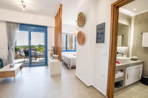 Gallery image of Venetia's apartments in Karpathos Town