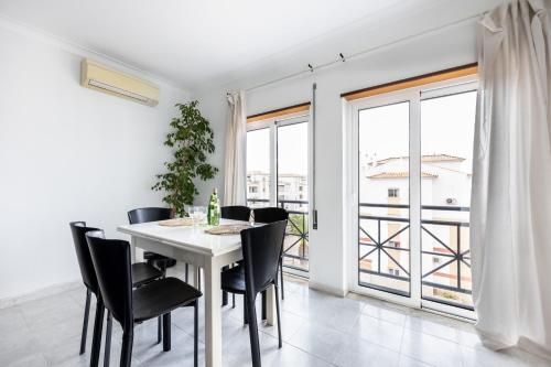 Casa Timor - Perfect Stay for Exploring Lagos & Algarve