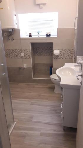 Apartma Sterleにあるバスルーム