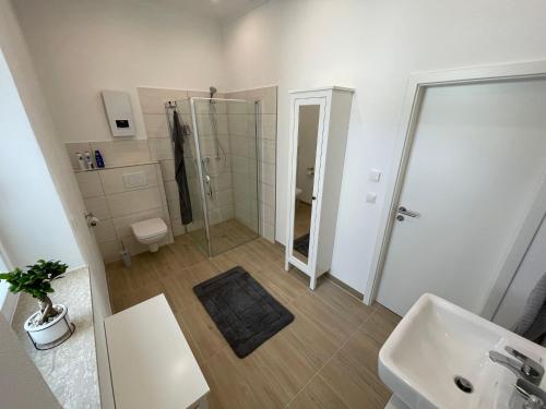 Koupelna v ubytování Apartment in Mayen Zentrum nur 100 Meter