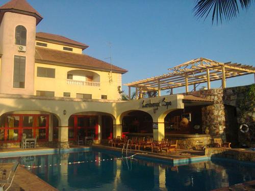 Gallery image of Accra Royal Castle Apartments & Suites in Kwabenya