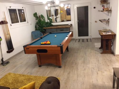 Zdjęcie z galerii obiektu Charmant logement avec terrasse et billard w mieście Zimmerbach