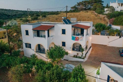 Gallery image of Theofilos Appartements in Livadi