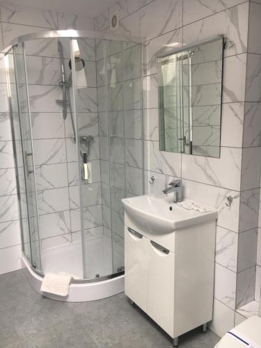 Un baño de Hotel Rover