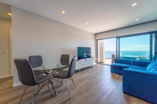 FLH Amazing Ocean View with Balcony