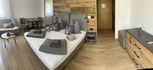 Áron Apartman-Zalakaros 8749 Zalakaros, Gyógyfürdő tér 6. 1emelet 159. ajtó kép - 3
