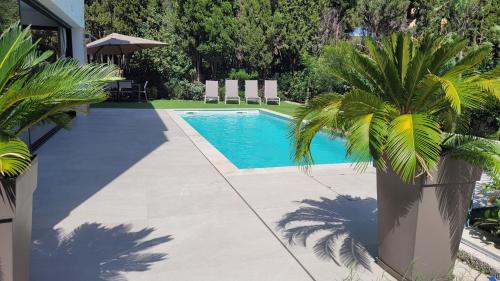 Photo de la galerie de l'établissement Villa avec piscine, à Saint-Raphaël