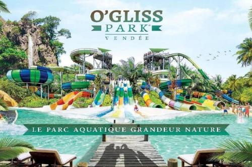 a water park at the oasis park in singapore at Maison plein centre ville La Roche Sur Yon in La Roche-sur-Yon