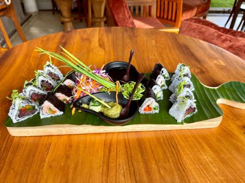 ホテルの敷地内または近くでの食事または食べ物