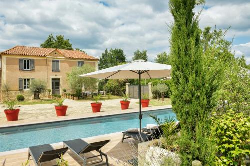 La Bastide 1767 Villa de charme avec piscine 15x5, climatisation, 4 chambres, cuisine extérieur