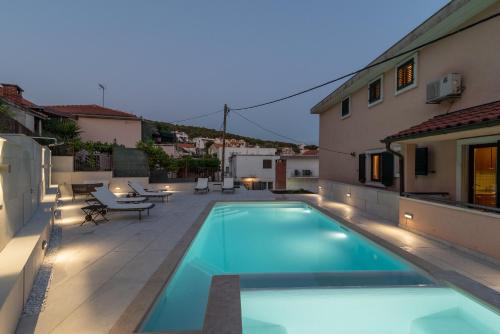 Apartment Villa Lavandula - Swimming pool view