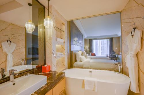 Pullman Shishi Mattison tesisinde bir banyo