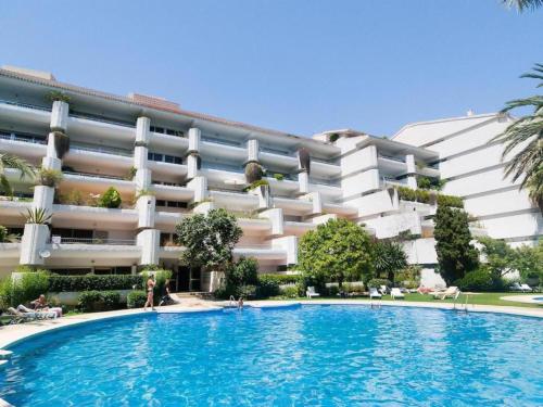Luminoso apartamento en segunda línea playa 436