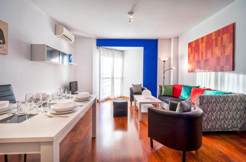 Apartamento 4 dormitorios y 3 balcones - Sevilla Centro