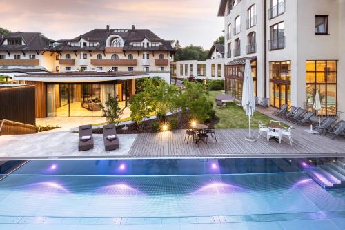 Bazén v ubytování Seminarhotel Lengbachhof GmbH nebo v jeho okolí