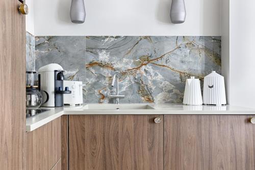 Unique Luxury Parisian flat 2BR/6P -Champs Elysées