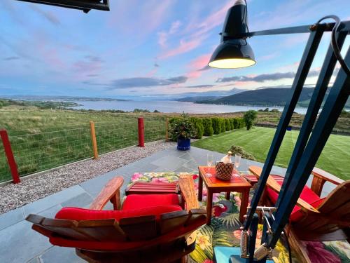Gallery image of Knockderry Lodge -Private Luxury pet-friendly accommodation in Scotland with hot tub in Cove