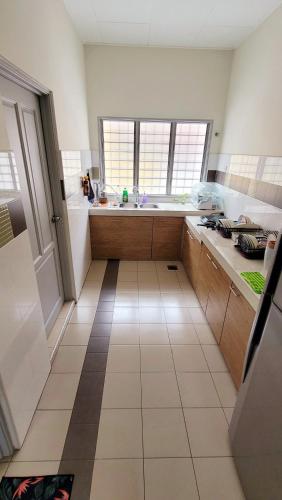 Кухня или мини-кухня в JackBeansprouts Homestay Botani Ipoh
