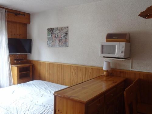 Studio 3 pers avec balcon et animaux admis, parking privé, exposé Ouest - FR-1-263-491