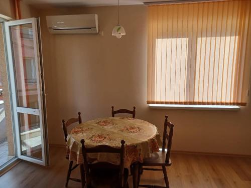 Afbeelding uit fotogalerij van Апартамент Желева in Pomorie