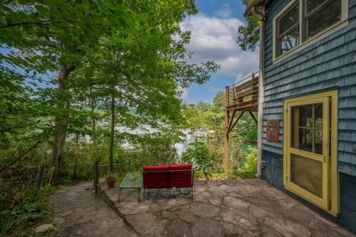 Max's Blue Lakeside Cottage – Photos 5