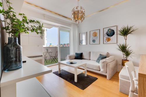 City Lux Apartment 1- with garage and balcony