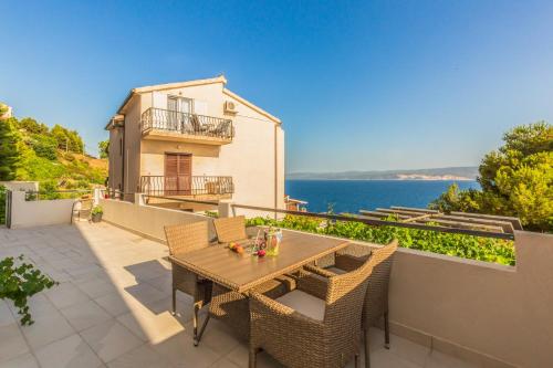 Adris apartments