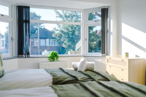 Ένα ή περισσότερα κρεβάτια σε δωμάτιο στο Premium 3-Bed Detached by Papermill, Deeside - Wirral
