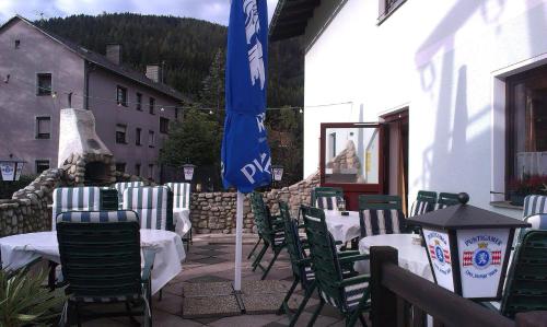 A general mountain view or a mountain view taken from a vendégházakat