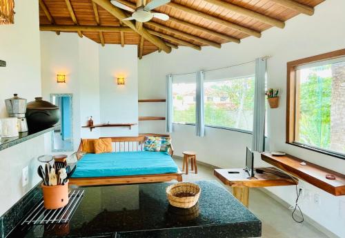 Televisyen dan/atau pusat hiburan di Casa 1 Amarela, Condominio VilaZion, Arraial D'Ajuda centro