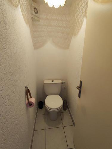 Ένα μπάνιο στο Appartement Abadie