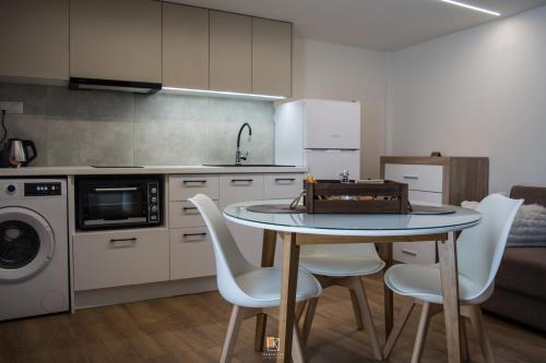 Uni Island - Old Town Suites