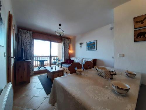 Appartement calme avec balcon, accès direct aux pistes