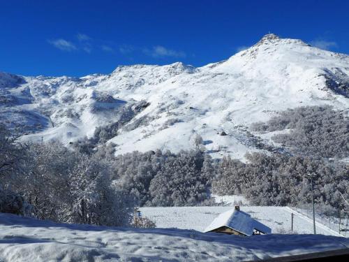 Zdjęcie z galerii obiektu Appartement 2P · 6 couchages · Balcon Ouest · Ski au pied · TV/DVD · Près télécabine - FR-1-344-818 w Les Menuires