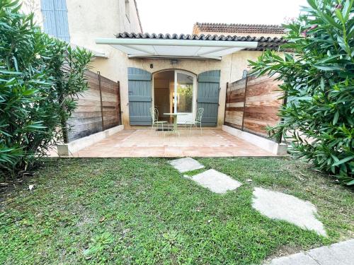 Studio 8 - LES SUITES DE ROBINSON - Résidence avec piscine en bord de Siagne, à Mandelieu-La-Napoule