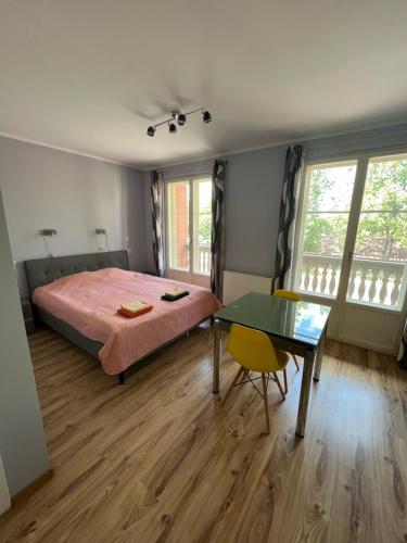 Postel nebo postele na pokoji v ubytování Edgari Guesthouse
