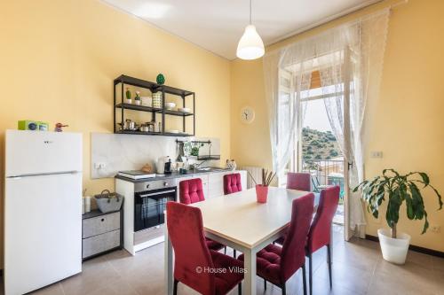 House&Villas - Owl Home Noto Casa Vacanze in centro