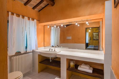 Bathroom sa Villa Cavalli 10