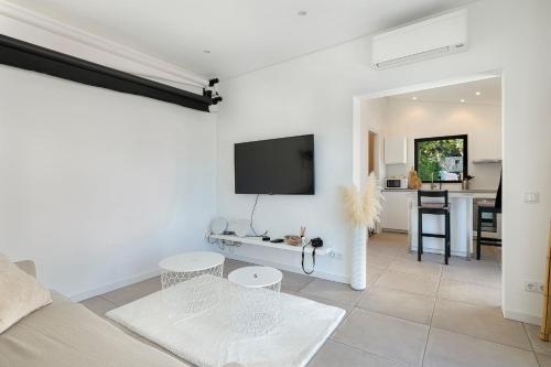 Μια τηλεόραση ή/και κέντρο ψυχαγωγίας στο Farm of Dreams Algarve