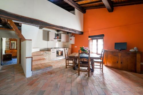 Kuchyň nebo kuchyňský kout v ubytování Agriturismo I Pietrini