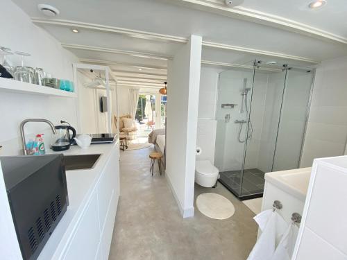 Vonios kambarys apgyvendinimo įstaigoje Emma Lodge Zandvoort