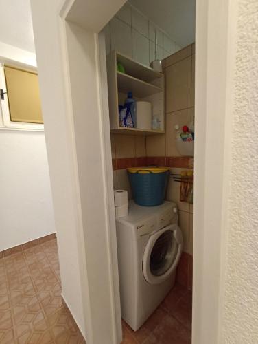 Large Apartment in Podgora - Makarska Rivijera just 80m beach distance