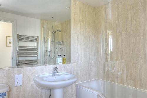 Ένα μπάνιο στο Somerhill