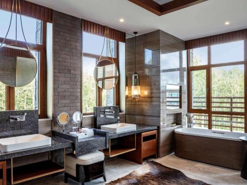 Pullman Changbaishan Resort tesisinde bir banyo