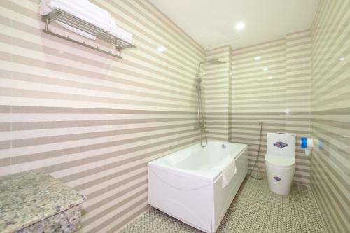 Gallery image of Blue Sea Hotel Quy Nhơn - 02 Trần Độc in Quy Nhon