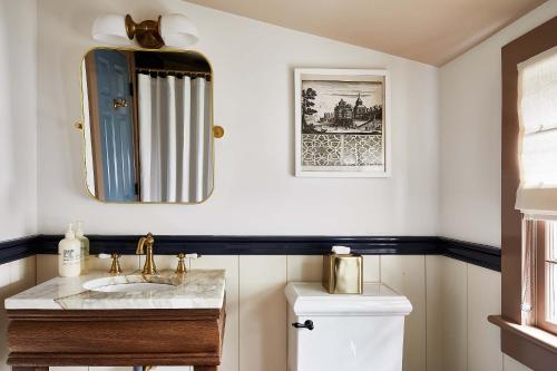 Gallery image of Blue Iris by Life House in Nantucket