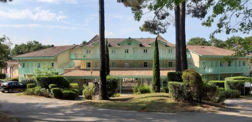 Imagen de la galería de Appartement Lacanau entre Golf et Océan pour 4 personnes, en Lacanau