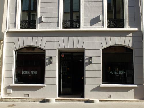 La fachada o entrada de Hôtel Noir