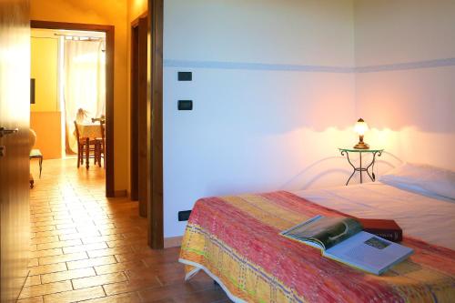 Afbeelding uit fotogalerij van 6 bedrooms villa with private pool enclosed garden and wifi at Montecarotto in Casa Vici